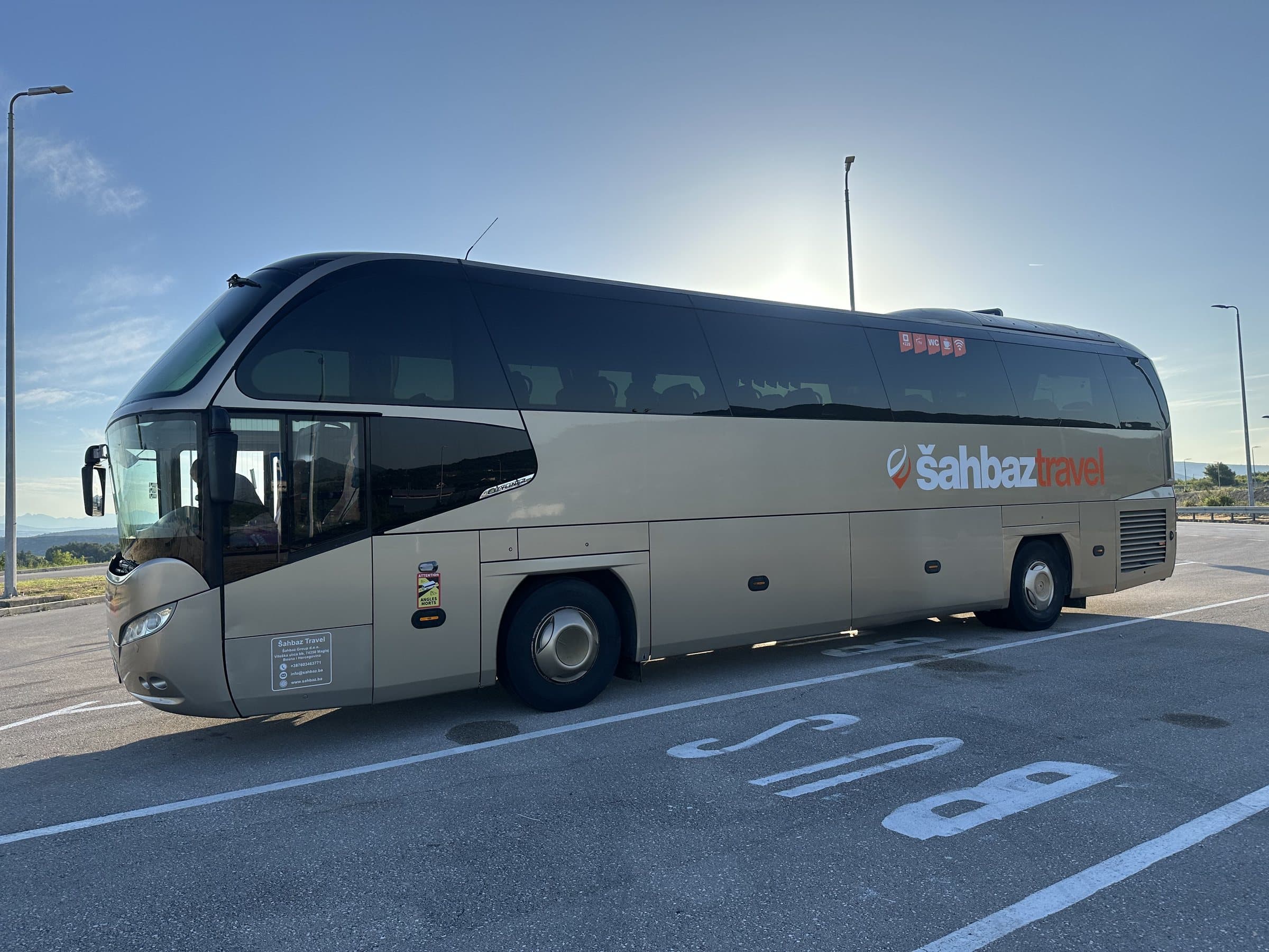 Neoplan Cityliner Šahbaz Travel na parkingu za autobuse